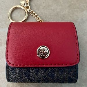 Michael Kors Logo Clip Case For Apple Airpods & Key Holder